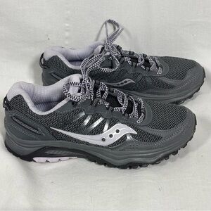 Saucony Grid Escape TR5 Women's purple and Gray Athletic Shoes Sz. 7